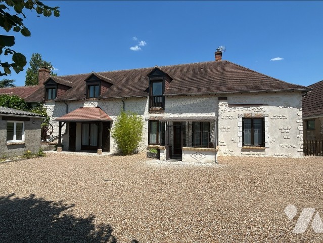 Maison 8 pièces 248 m² · à Chaingy · 248 m² · 476 095 €