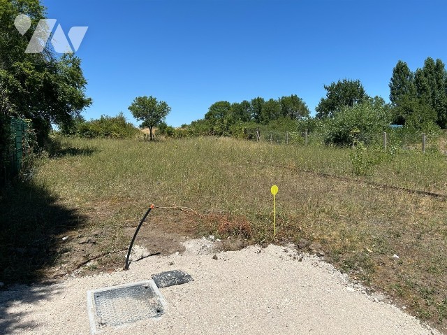 Terrain 705 m² · à Saint-Ay · 705 m² · 60 000 €
