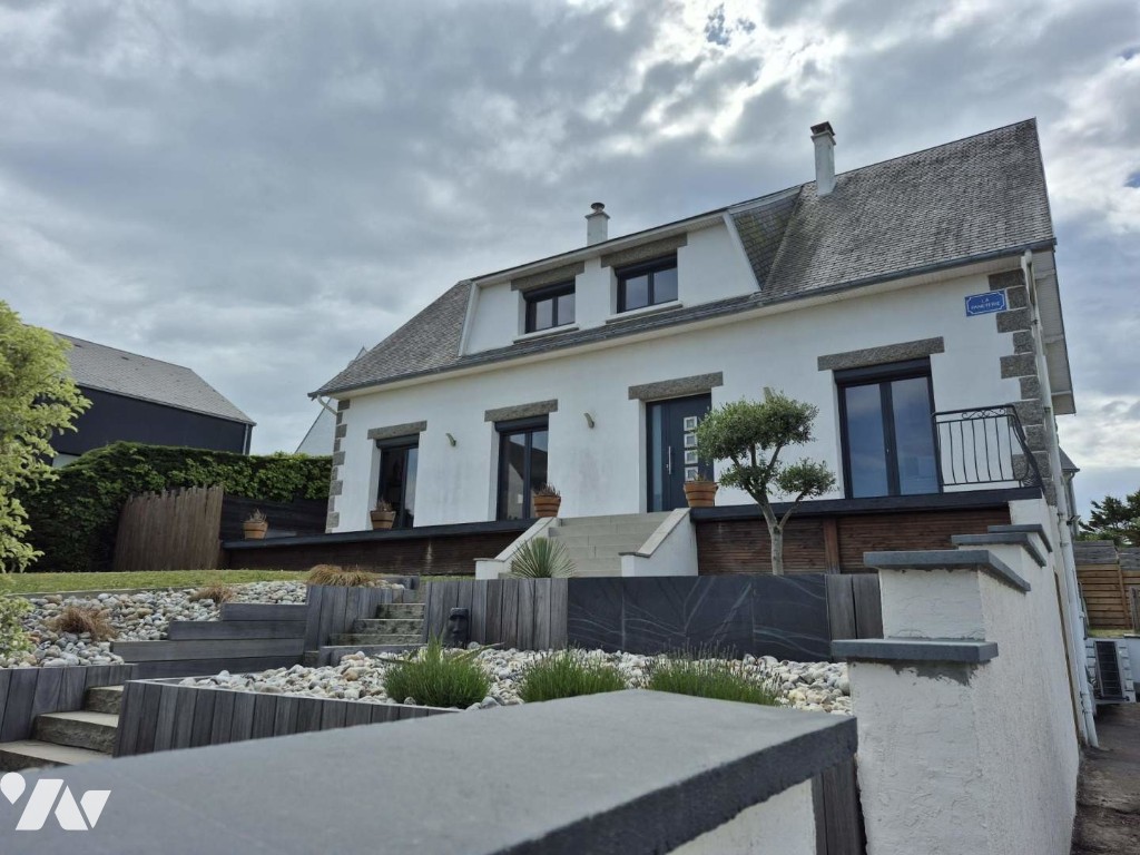 Maison 7 pièces 214 m² · à Jullouville · 214 m² · 817 250 €