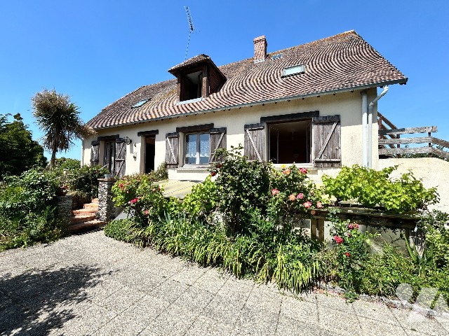 Maison 8 pièces 166 m² · à Blainville-sur-Mer · 166 m² · 311 000 €