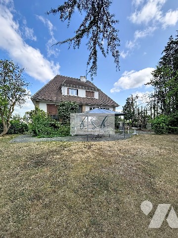 Maison 8 pièces 225 m² · à Agneaux · 225 m² · 262 500 €
