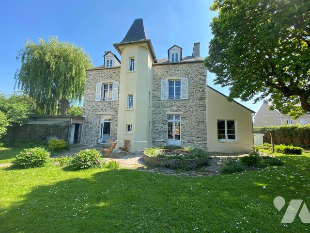 Maison 9 pièces 259 m² · à Saint-Lô · 259 m² · 451 500 €