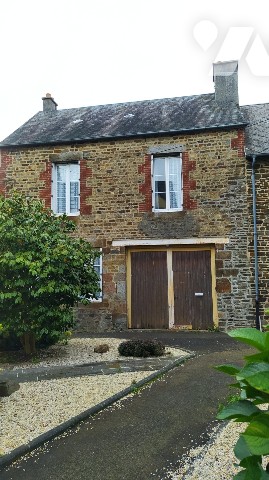 Maison 4 pièces 81 m² · à Tinchebray-Bocage · 80,6 m² · 49 000 €