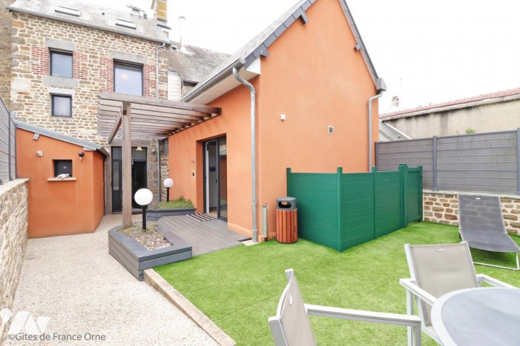 Maison 5 pièces 158 m² · à La Ferrière-aux-Étangs · 157,9 m² · 232 000 €