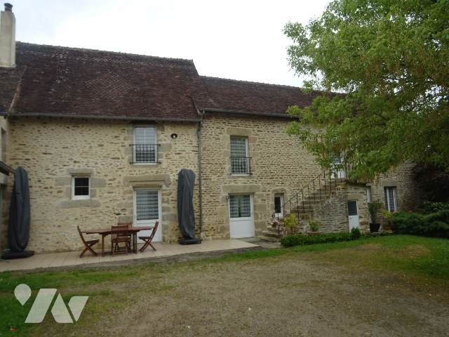 Maison 7 pièces 290 m² · à Saint-Denis-sur-Sarthon · 290 m² · 360 000 €