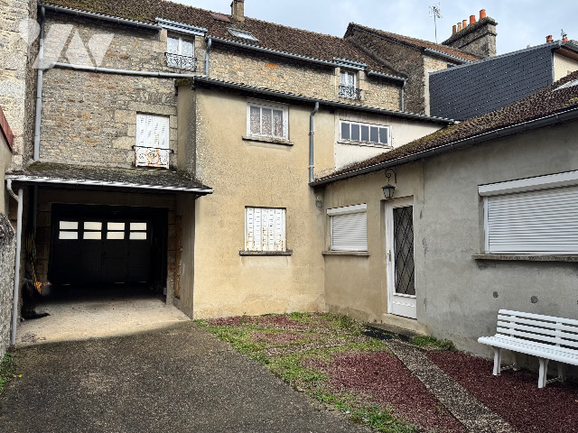 Maison 8 pièces 171 m² · à Alençon · 171 m² · 175 000 €