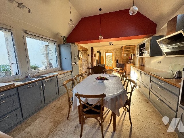 Maison 15 pièces 331 m² · à Pacé · 331 m² · 460 000 €