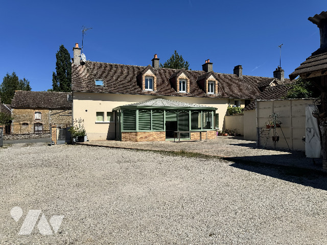 Maison 7 pièces 162 m² · à Fyé · 162 m² · 250 000 €