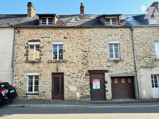 Maison 5 pièces 128 m² · à Moulins-le-Carbonnel · 128 m² · 50 000 €