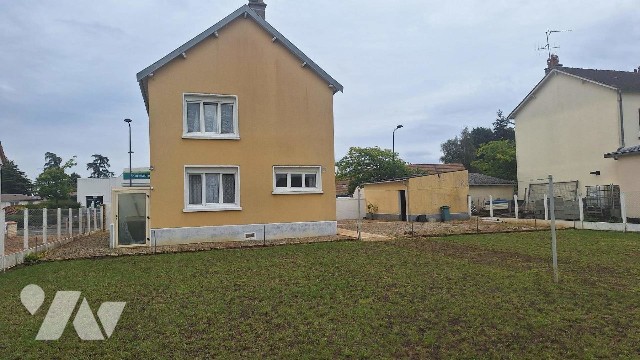 Maison 4 pièces 90 m² · à Savigné-l'Évêque · 90 m² · 163 000 €