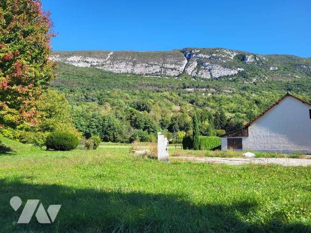Vente - Terrain - SERRIERES EN CHAUTAGNE - 887 m² - 084/868