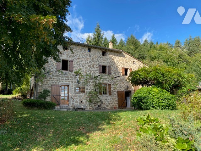 Maison 6 pièces 183 m² · à Silhac · 183 m² · 450 000 €