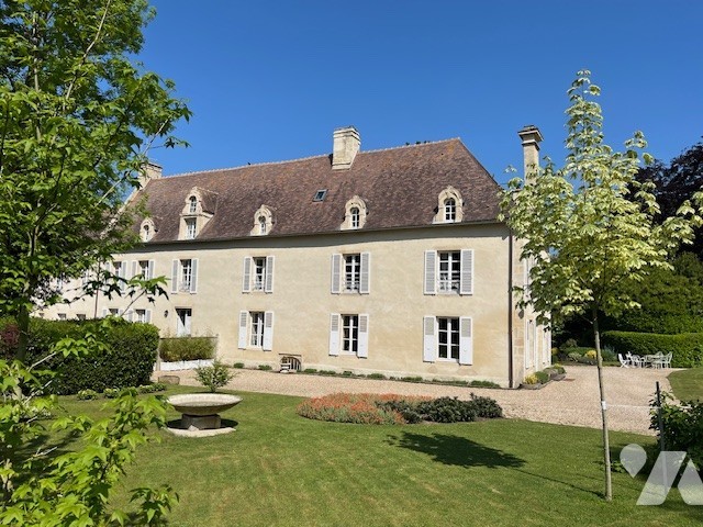 Maison 10 pièces 310 m² · à Douvres-la-Délivrande · 310 m² · 899 000 €