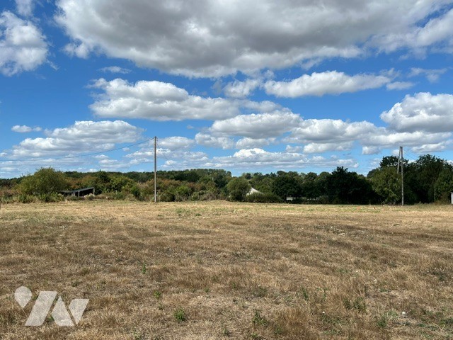 Terrain 1075 m² · à Molay-Littry · 1 075 m² · 48 375 €