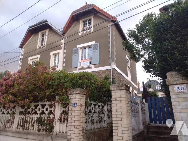 Maison 5 pièces 93 m² · à Port-en-Bessin-Huppain · 93,1 m² · 215 000 €