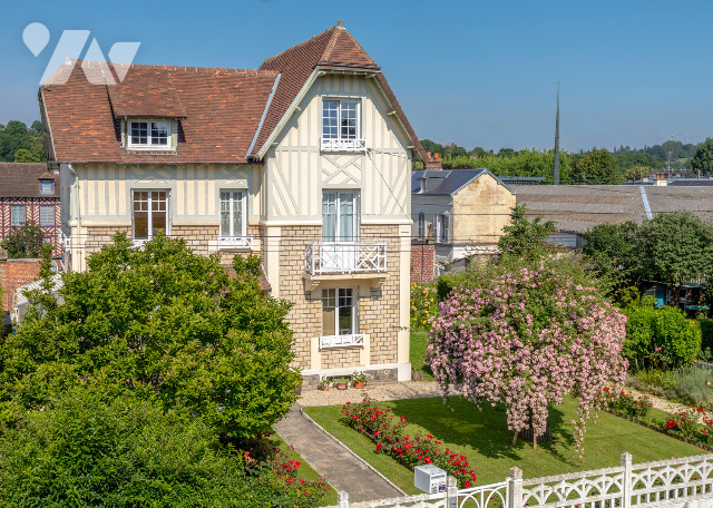 Maison 7 pièces 162 m² · à Lisieux · 162,3 m² · 330 000 €