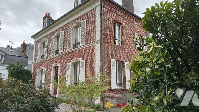Maison 5 pièces 119 m² · à Lisieux · 118,6 m² · 352 400 €