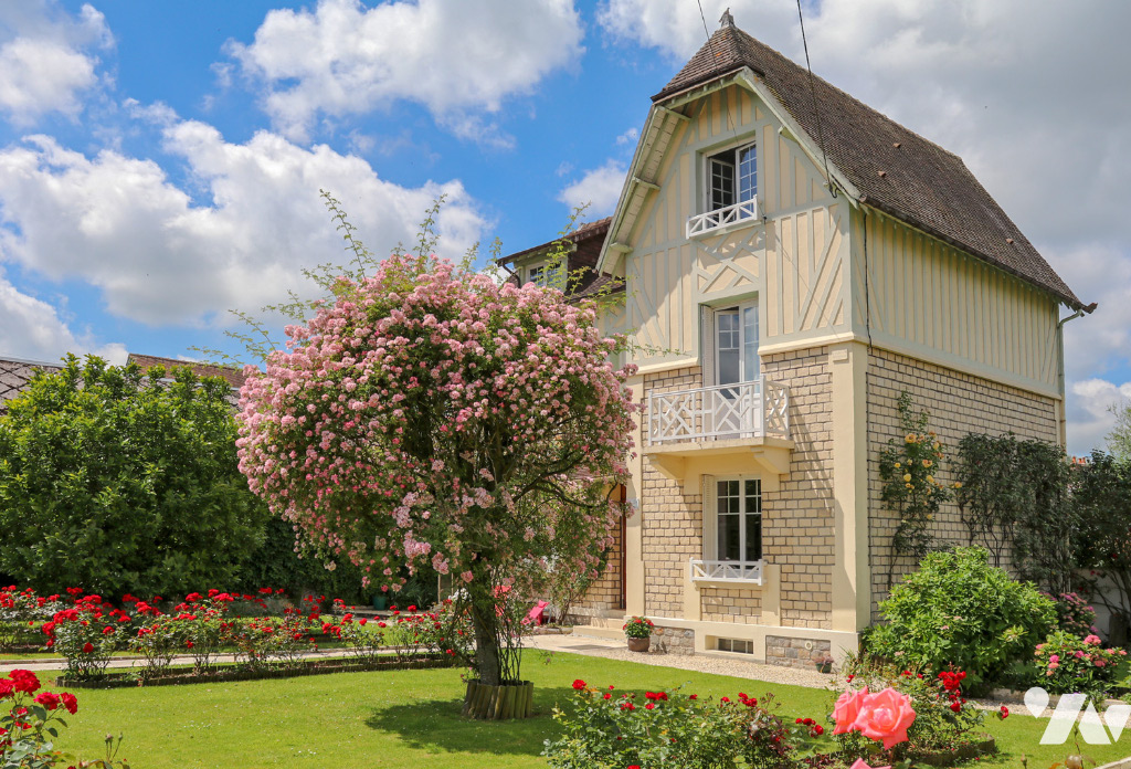 Maison 7 pièces 160 m² · à Lisieux · 160 m² · 330 000 €