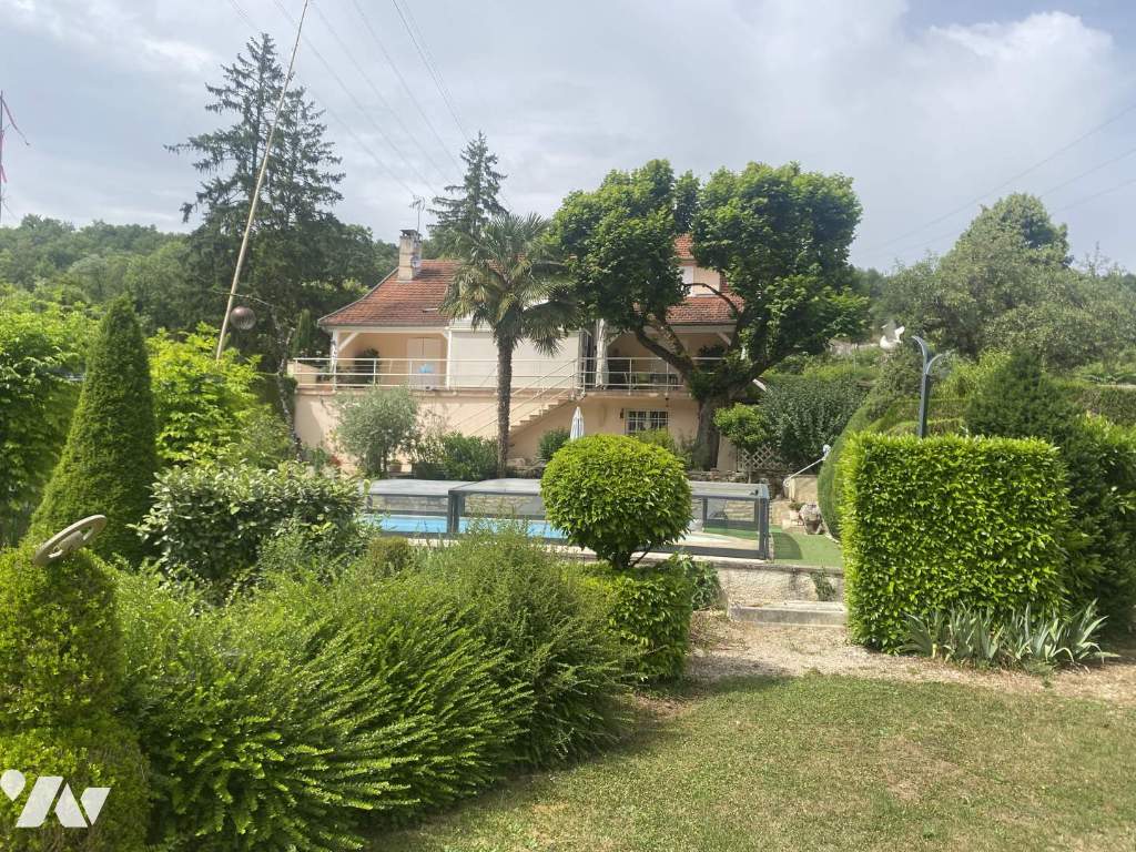 Maison 6 pièces 232 m² · à Nuits-Saint-Georges · 232 m² · 670 000 €