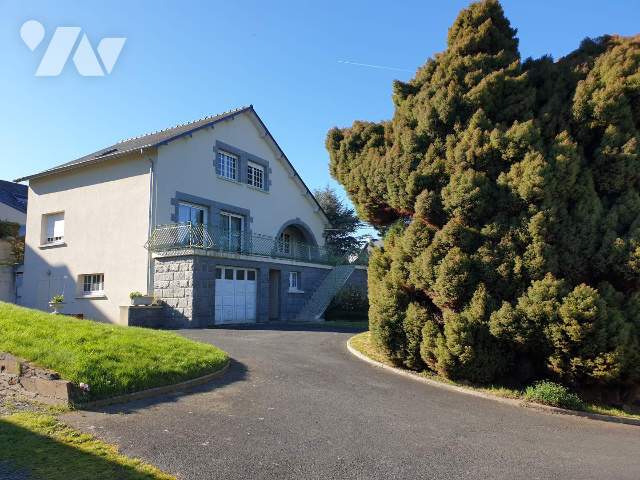 Maison 5 pièces 202 m² · à Binic-Étables-sur-Mer · 202 m² · 400 000 €