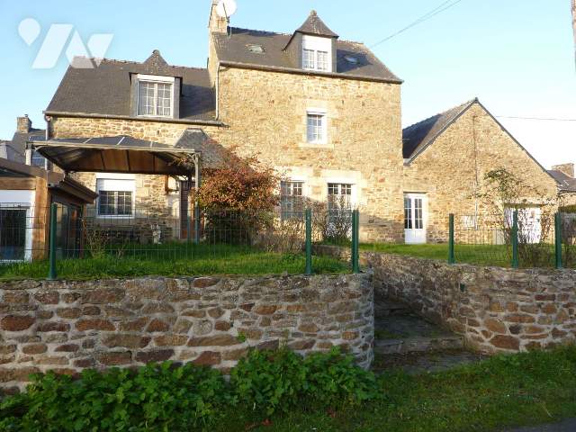 Maison 1 pièce 143 m² · à Dinan · 143 m² · 220 000 €