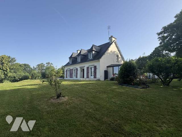 Maison 165m² — Saint-Hervé