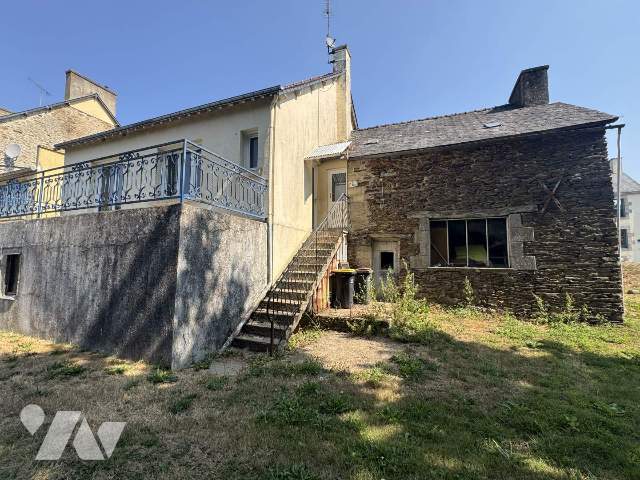 Maison 4 pièces 110 m² · à Saint-Caradec · 110 m² · 72 000 €