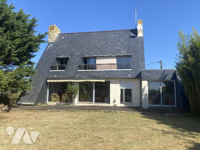 Maison 5 pièces 154 m² · à Treffiagat · 154 m² · 372 000 €