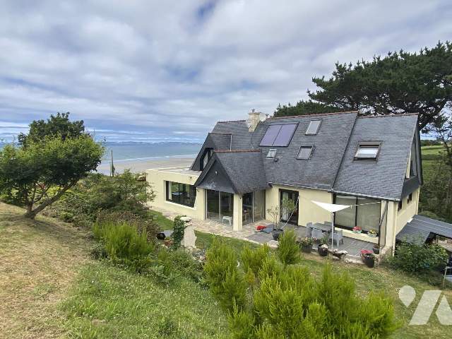 Maison 259m² — Kerlaz