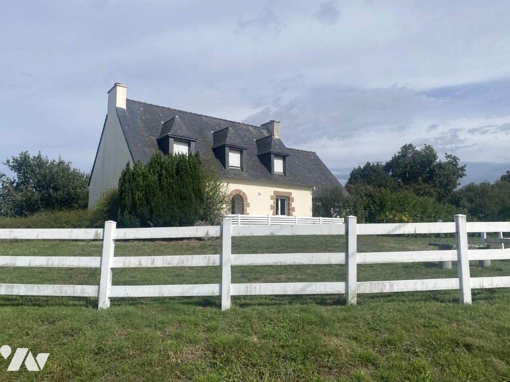 Maison 8 pièces 140 m² · à Lanmeur · 140 m² · 250 000 €