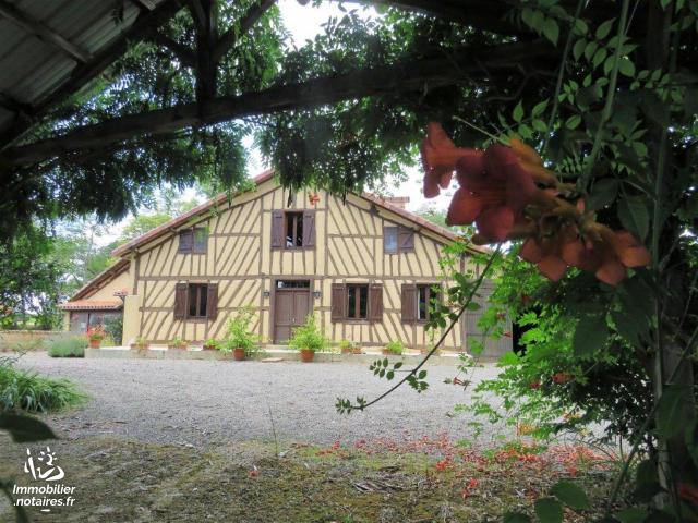 Vente - Maison - Dému - 6.00m² - 6 pièces - Ref : 19/2042