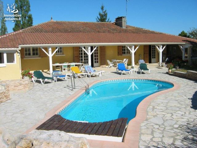 Vente - Maison - Vic-Fezensac - 190.00m² - 7 pièces - Ref : 19/2041