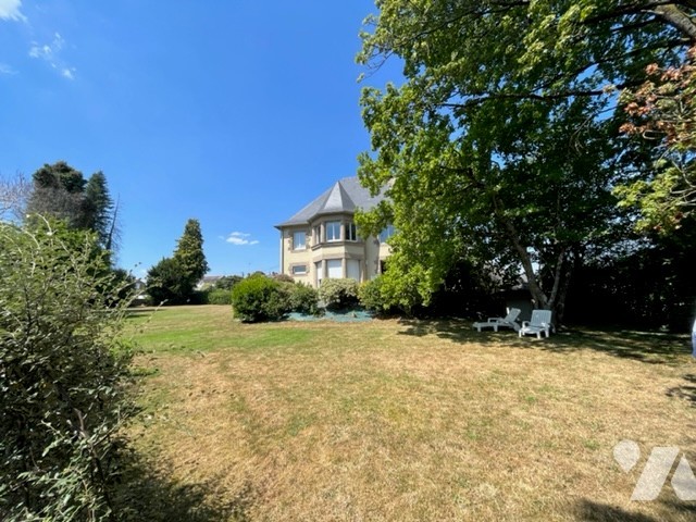 Maison 8 pièces 267 m² · à Fougères · 267 m² · 450 000 €