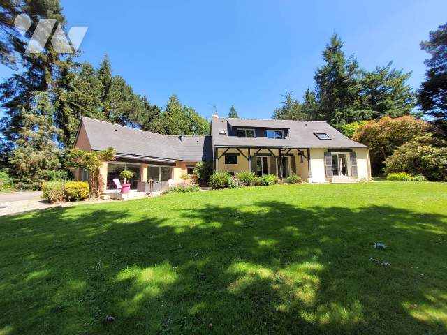 Maison 8 pièces 238 m² · à Acigné · 238 m² · 450 000 €