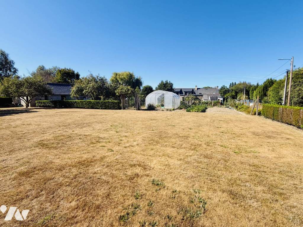Terrain 525 m² · à Saint-Méloir-des-Ondes · 525 m² · 215 000 €