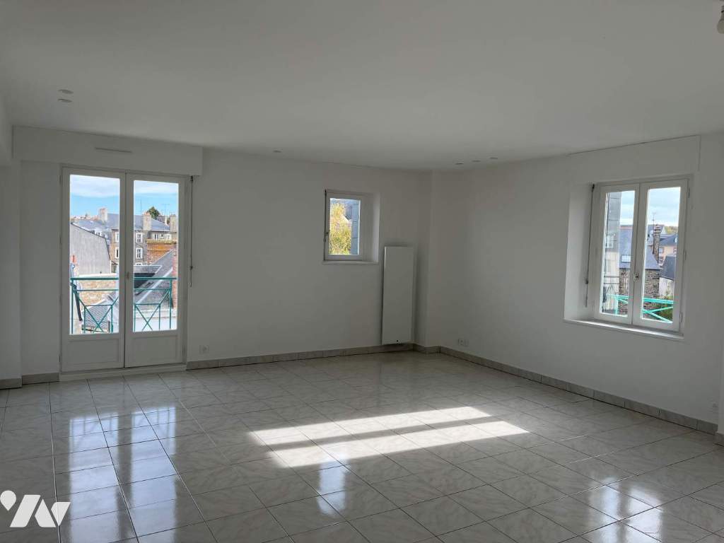 Appartement 4 pièces 106 m² · à Saint-Malo · 106 m² · 1 100 €/mois