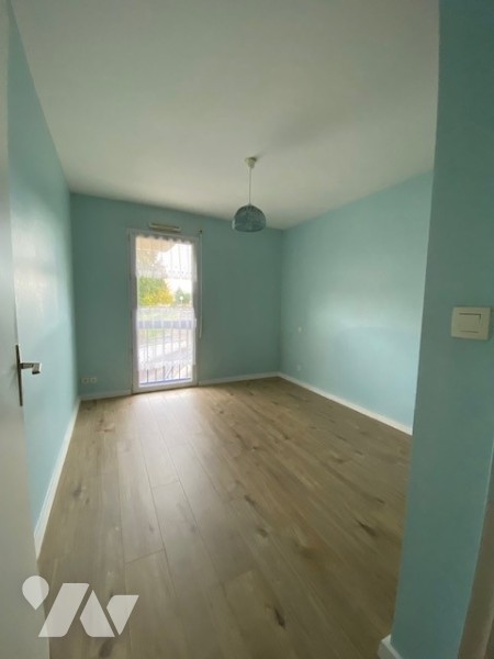 LOCATION appartement-TINTENIAC (35)