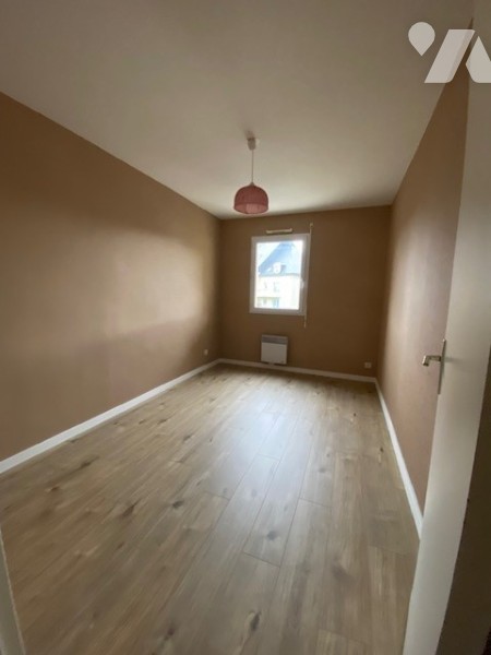 LOCATION appartement-TINTENIAC (35)