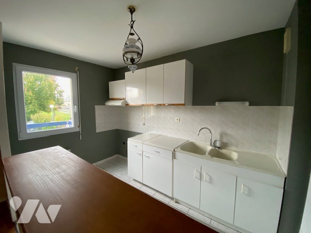 LOCATION appartement-TINTENIAC (35)