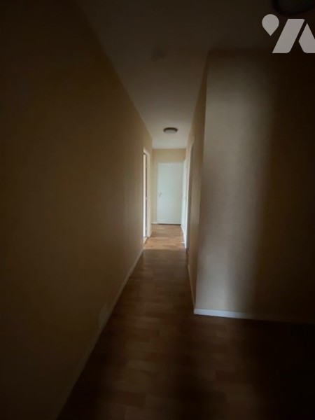LOCATION appartement-TINTENIAC (35)