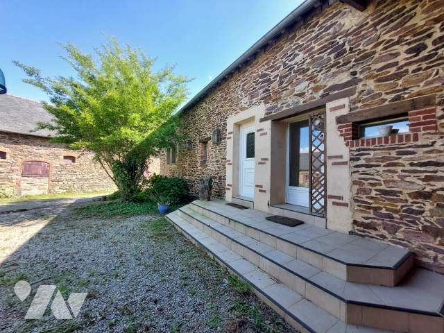 Maison 8 pièces 225 m² · à Retiers · 224,8 m² · 330 000 €