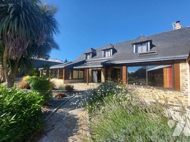 Maison 5 pièces 195 m² · à Retiers · 194,8 m² · 330 000 €
