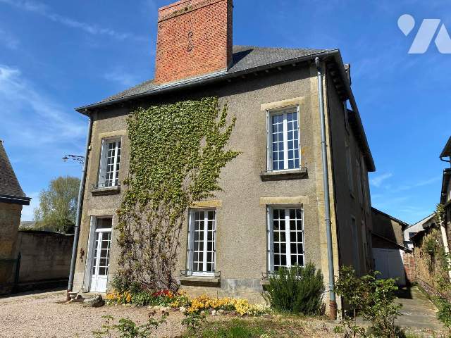 Maison 6 pièces 203 m² · à Saint-Méen-le-Grand · 203 m² · 350 000 €