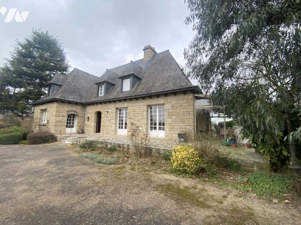 Maison 5 pièces 180 m² · à Quédillac · 180 m² · 250 000 €