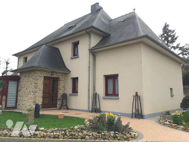 Maison 10 pièces 246 m² · à Bourgbarré · 245,6 m² · 880 000 €