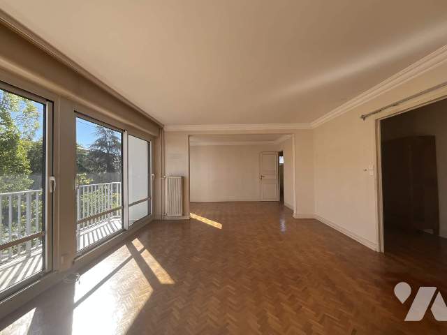 Appartement 5 pièces 99 m² · à Tours · 99 m² · 140 000 €