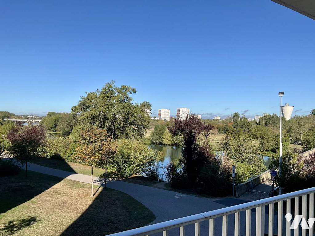 Appartement 5 pièces 110 m² · à Tours · 110,2 m² · 165 000 €