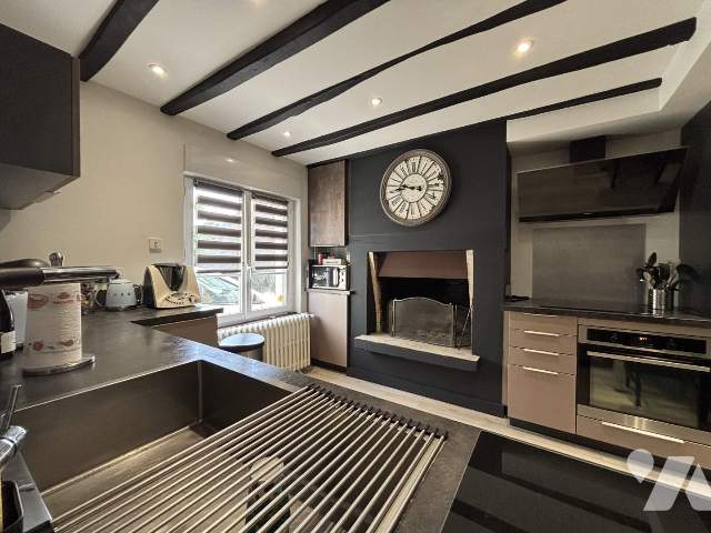 Vente - Maison / villa - ST ANTOINE DU ROCHER - 129,35 m² - 5 pièces - 37037/390C