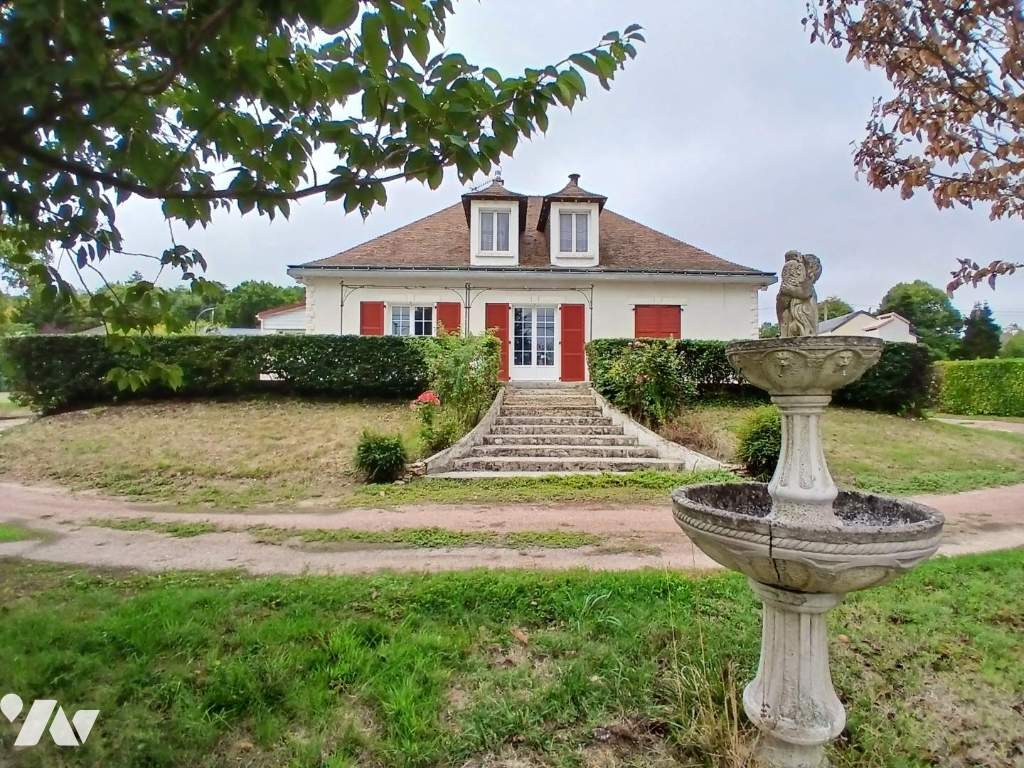 Maison 7 pièces 165 m² · à Saint-Jean-Saint-Germain · 165 m² · 230 000 €
