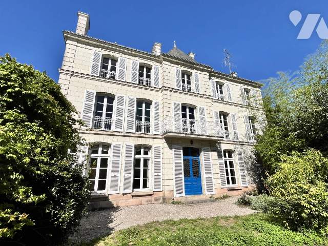 Vente - Maison / villa - LOCHES - 420 m² - 20 pièces - 075/1787